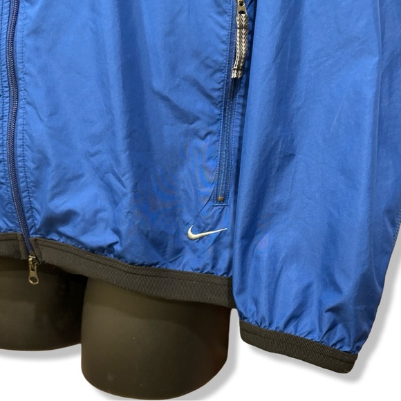 Vintage Nike Windbreaker - Picture 4 of 5